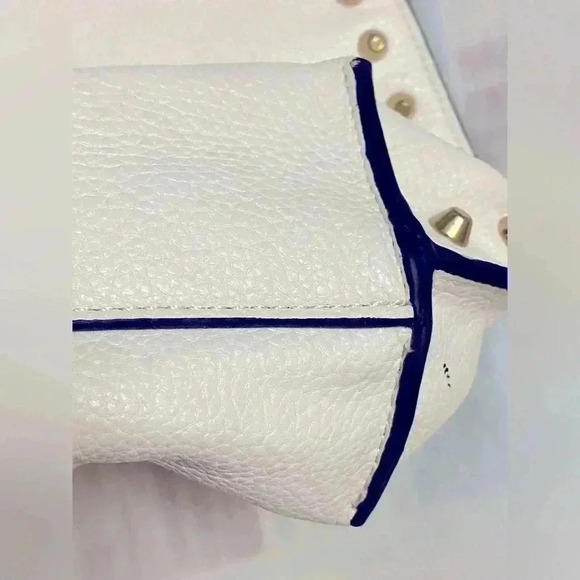 White bag with 💀 . No  name no brand - Picture 9 of 9